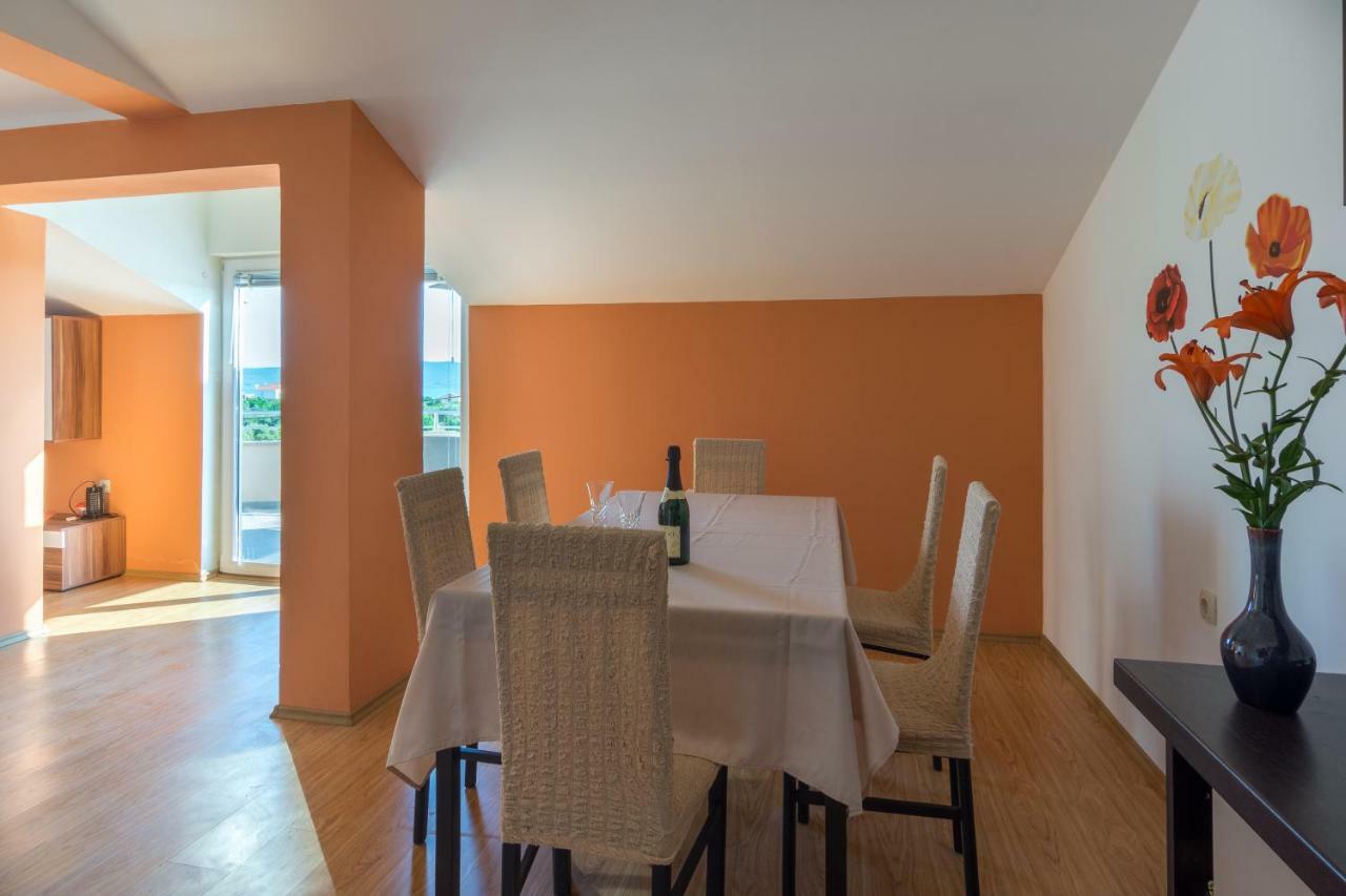 Apartments Lotus Sukošan エクステリア 写真